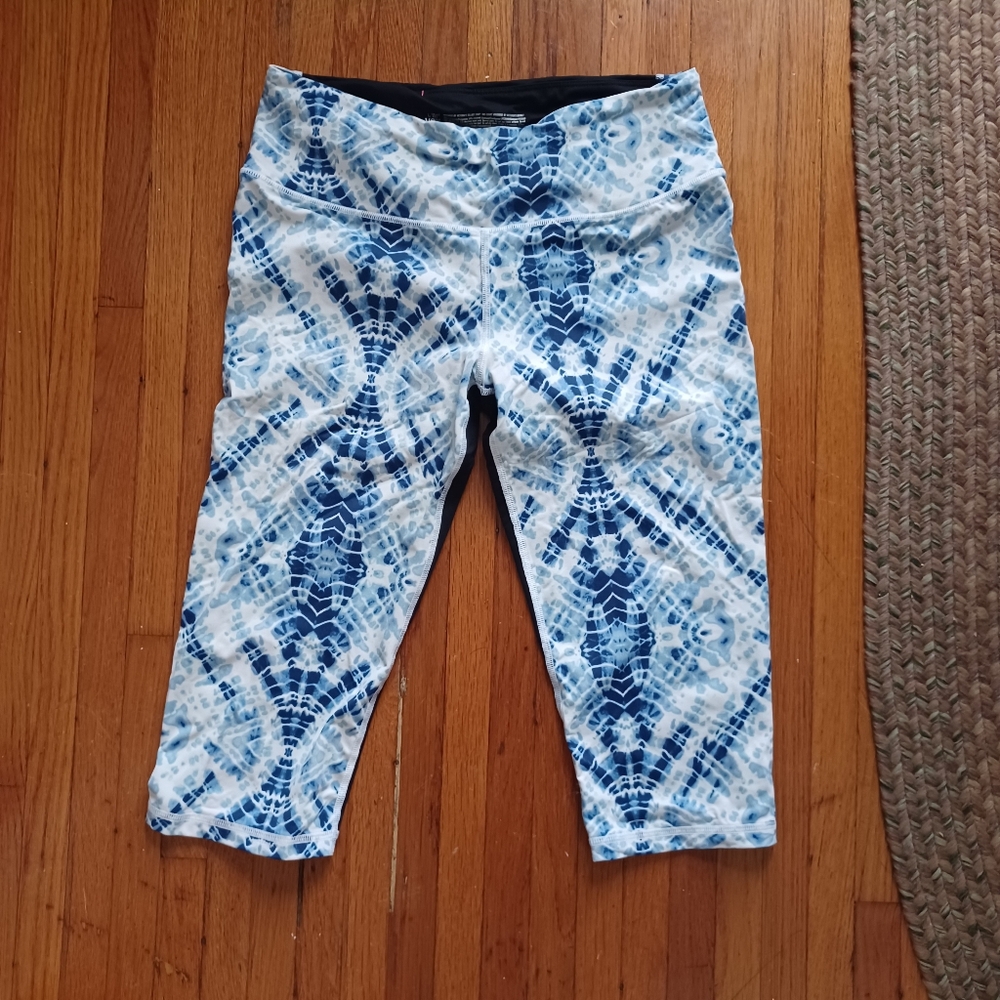 Victoria's Secret Sport Blue Tie-Dye Capri Leggings